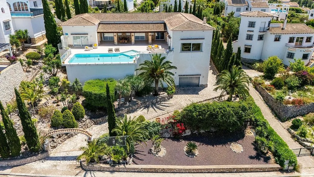 Vista aerea - Single-Storey Villa with Pool in Monte Pego