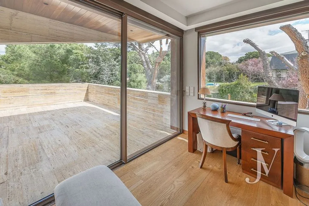 Terrass - Luxury Villa with Pool in Montealina, Madrid