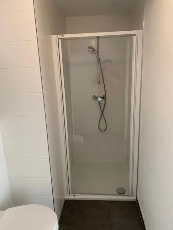 Salles de bain - Studio Neuf avec Parking à Courbevoie