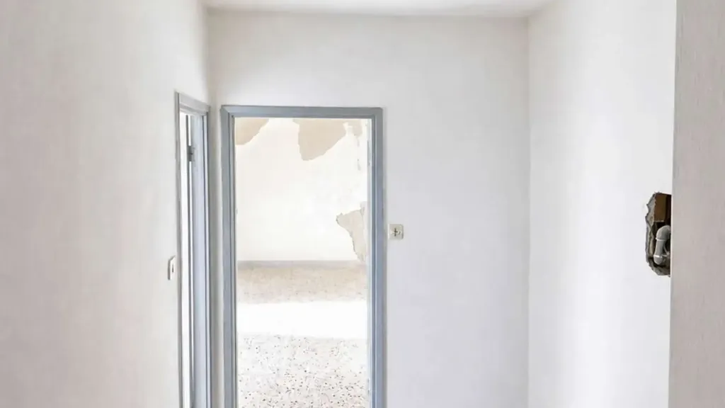 hallway_entrance