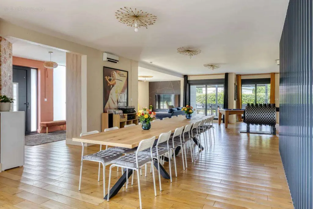 Salle à manger - Maison Familiale avec Jardin et Terrasse à Caumont