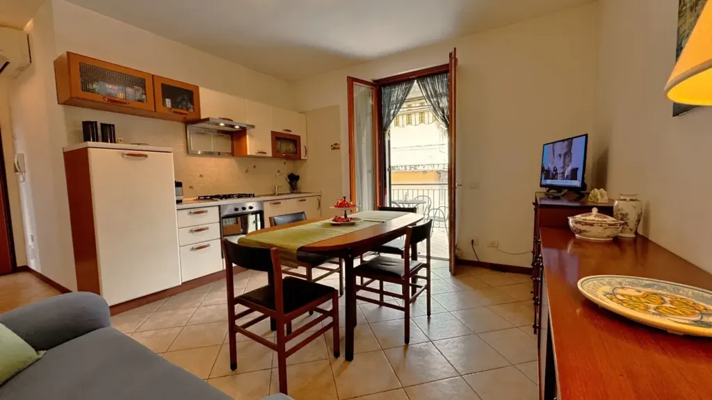 Söögituba - Charming Triplex with Panoramic Terrace in Lazise
