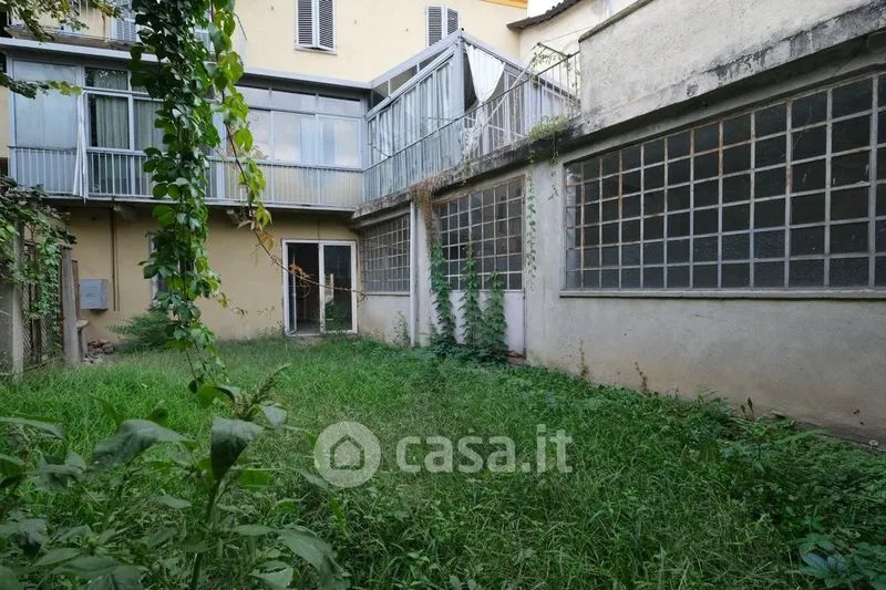 Aed - Commercial Space with Garden in Asti