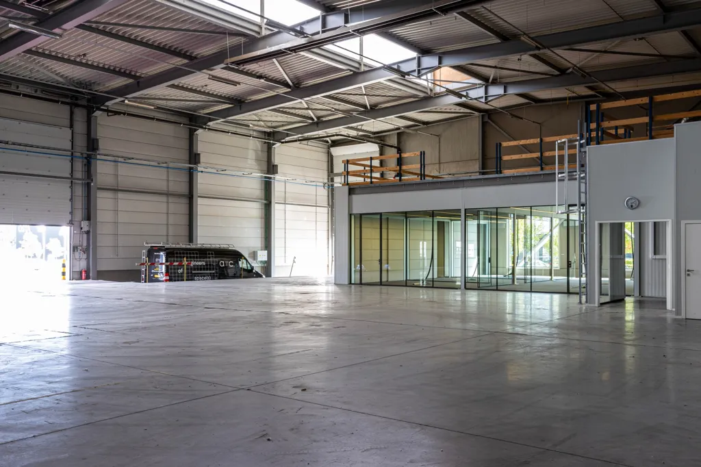 Pièces - Magasin Fonctionnel dans le Parc d'Affaires Evolis à Harelbeke