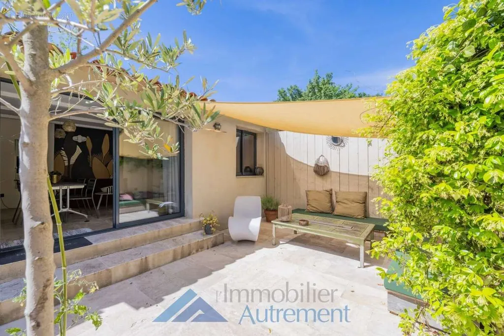 Terrass - Charming Property with Pool in Puyricard
