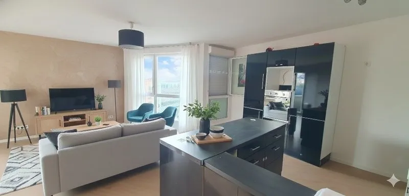 Séjour - Appartement 3 Pièces avec Balcon à Argenteuil