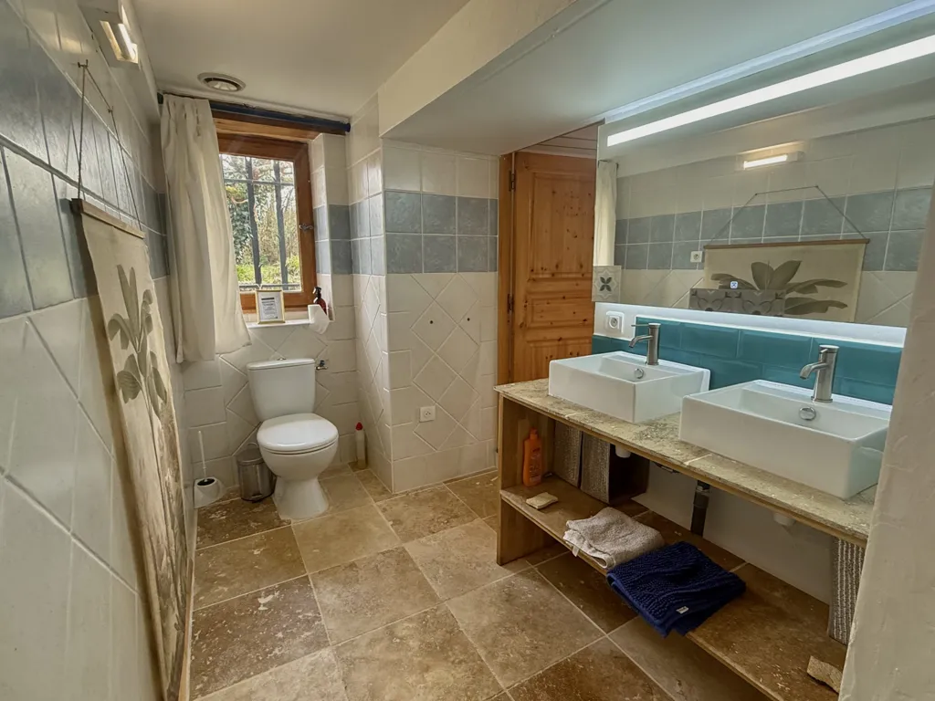 Salles de bain - Domaine Éco-Responsable avec Activité Locative à Bourg-de-Visa