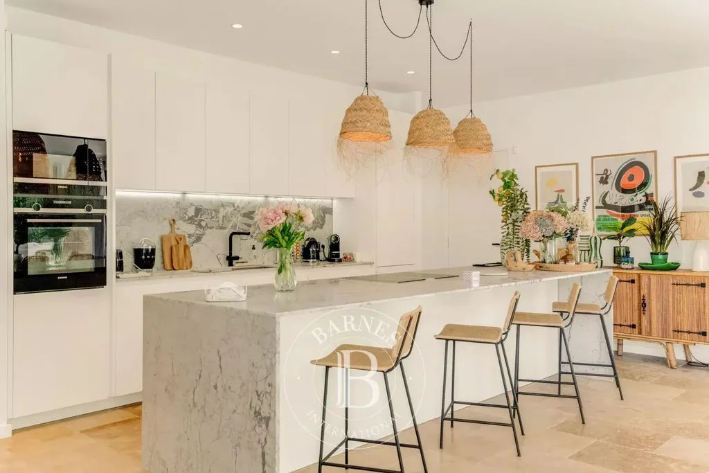 Kitchen - Luxury Villa with Pool in Saint-Tropez