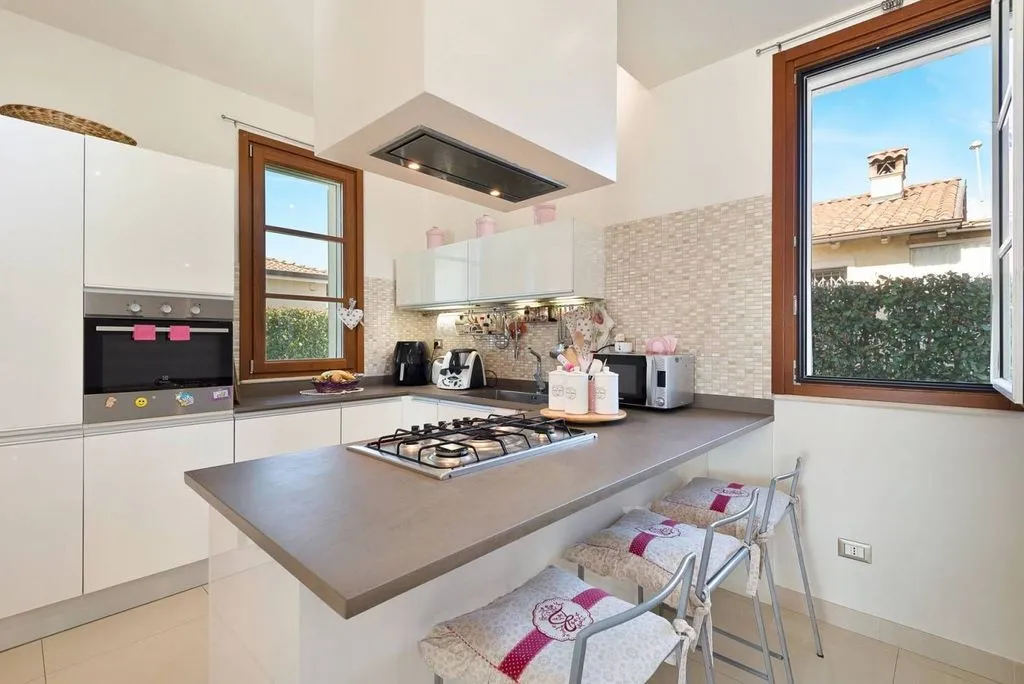 Cuisine - Modern Villa with Pool in Lido di Camaiore