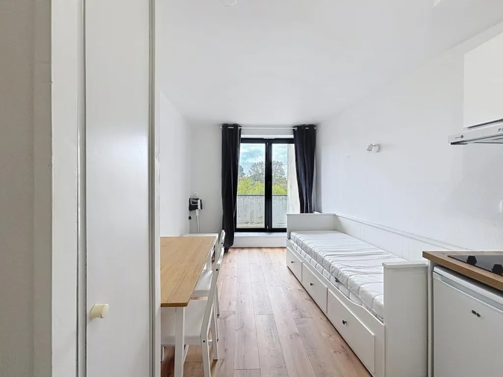 Cuisine - Studio Meublé avec Balcon à Bordeaux