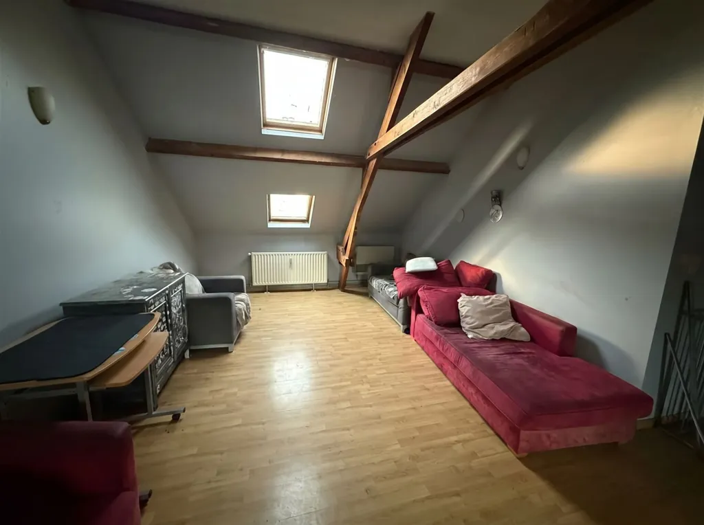 Pièces - Immeuble de Rapport Mixte au Centre-ville de Péruwelz