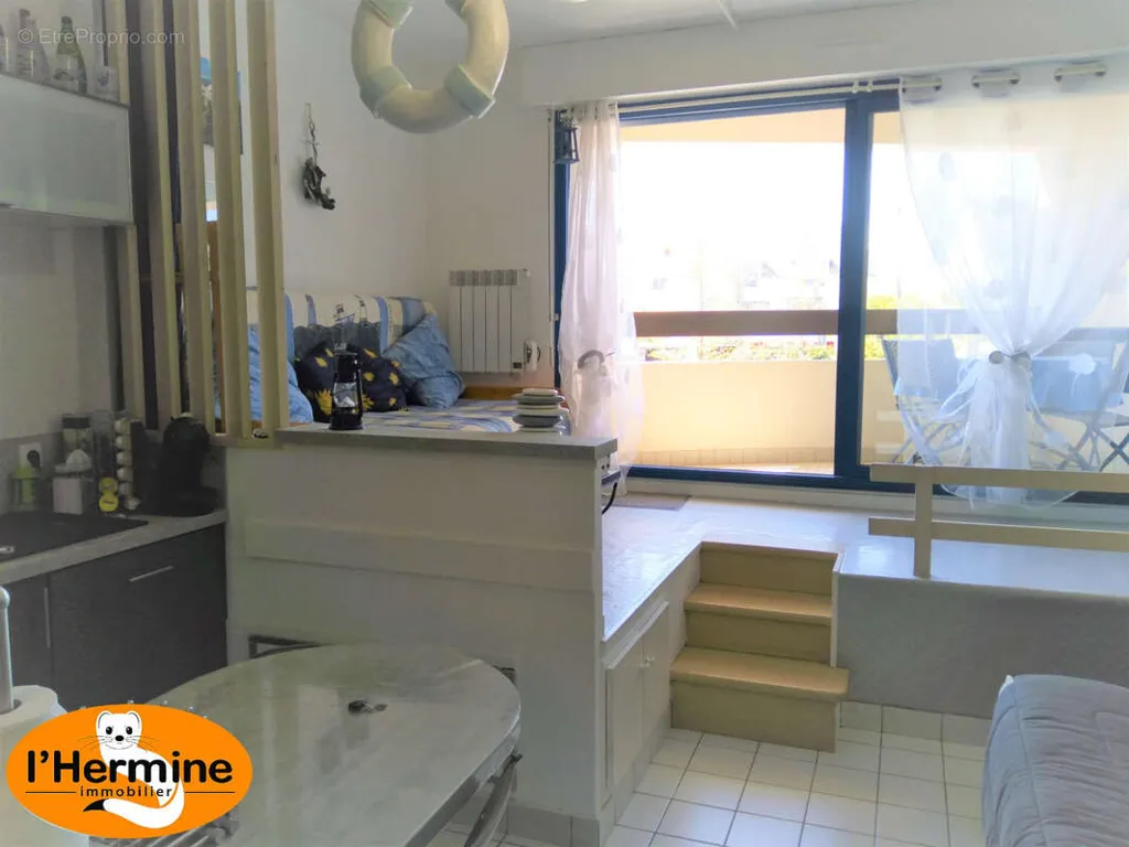 Cuisine - Studio avec Entrée Indépendante et Vue Mer au Centre-ville