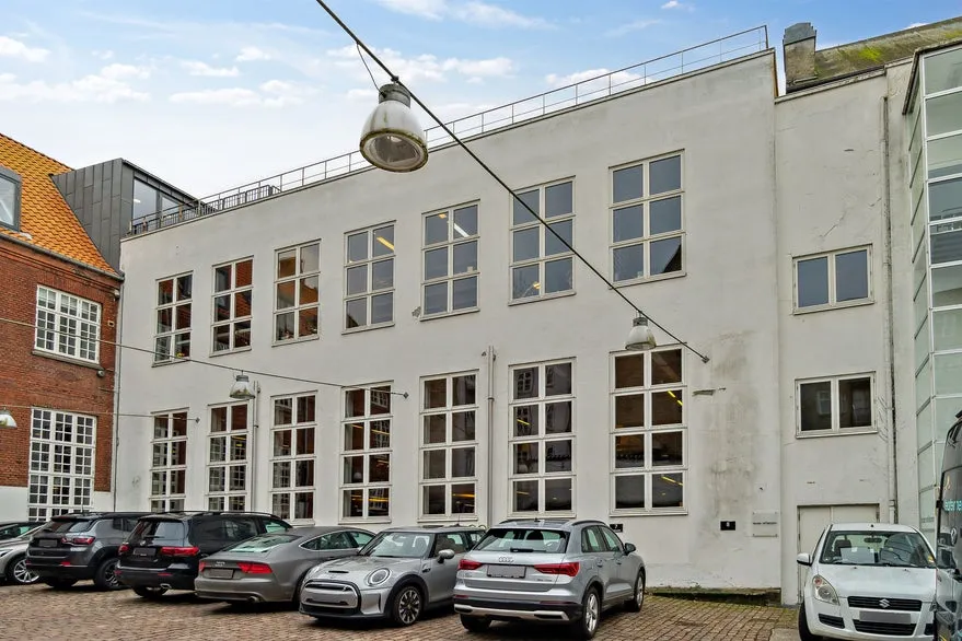 Extérieur - Showroom Space with Courtyard in Aarhus C