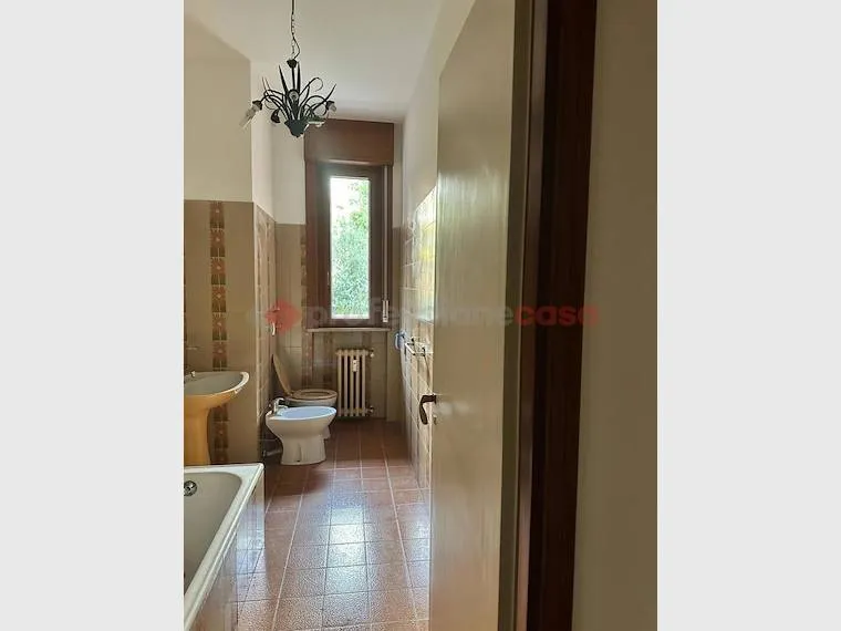 Salles de bain - Bright Apartment with City View in Rho