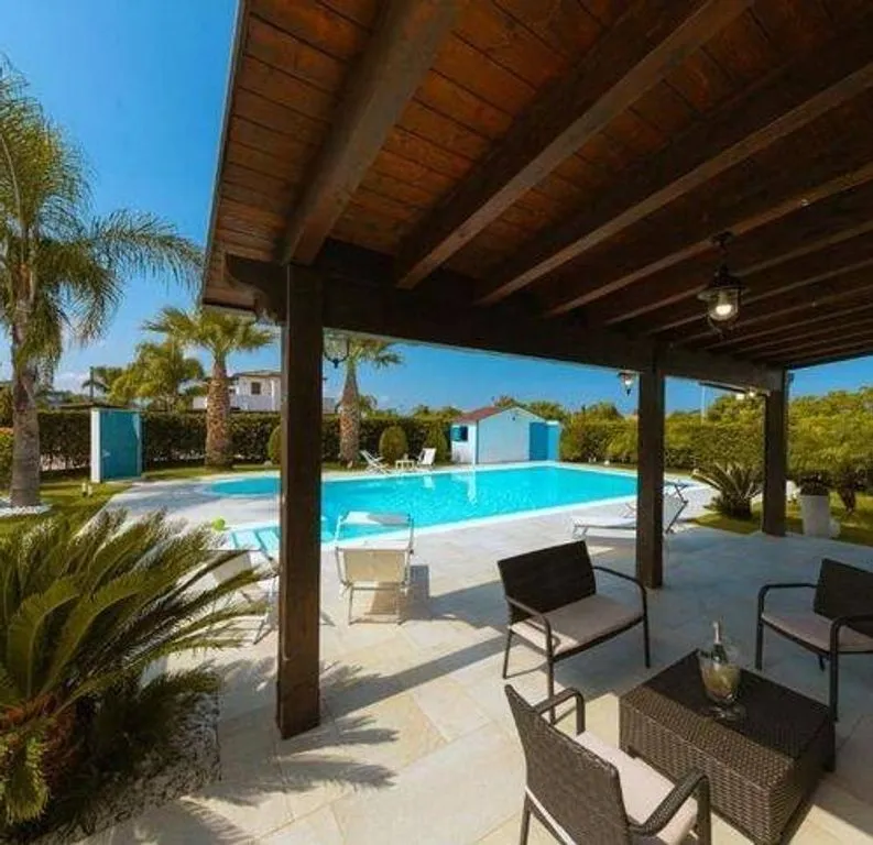 Piscine - Luxury Villa with Pool in Campofelice di Roccella