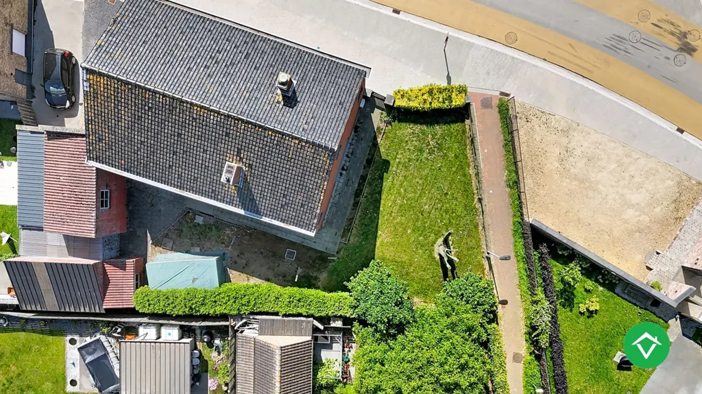 Vue aérienne - Maison avec Polyvalente et Jardin à l'Ouest