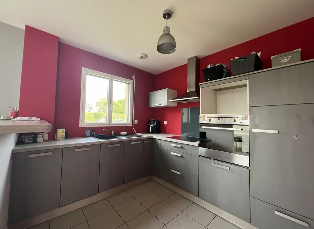 Köök - 5-Bedroom House with Garden in Crévin