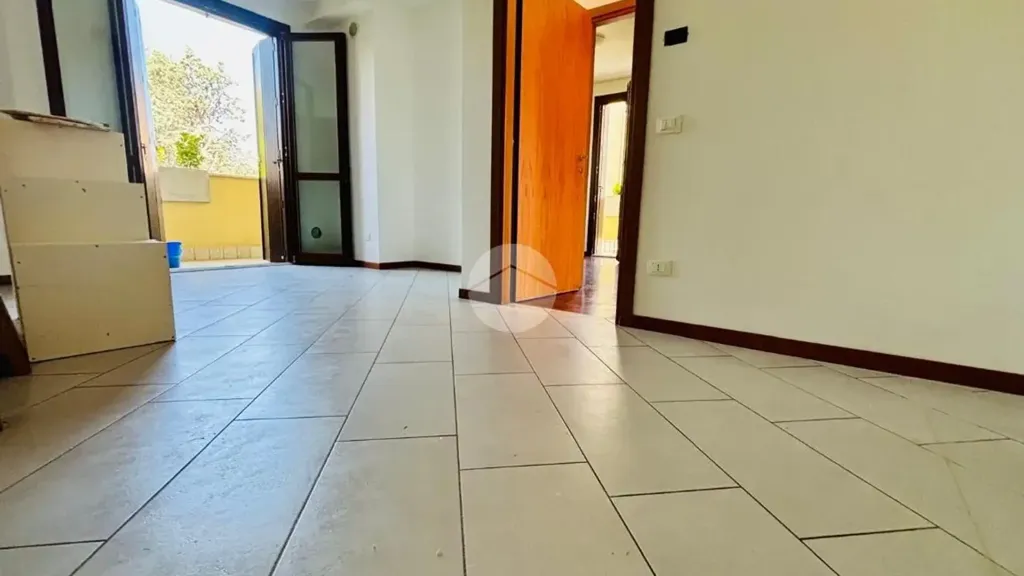 Entrée - Three-Bedroom Apartment with Terraces in Monza
