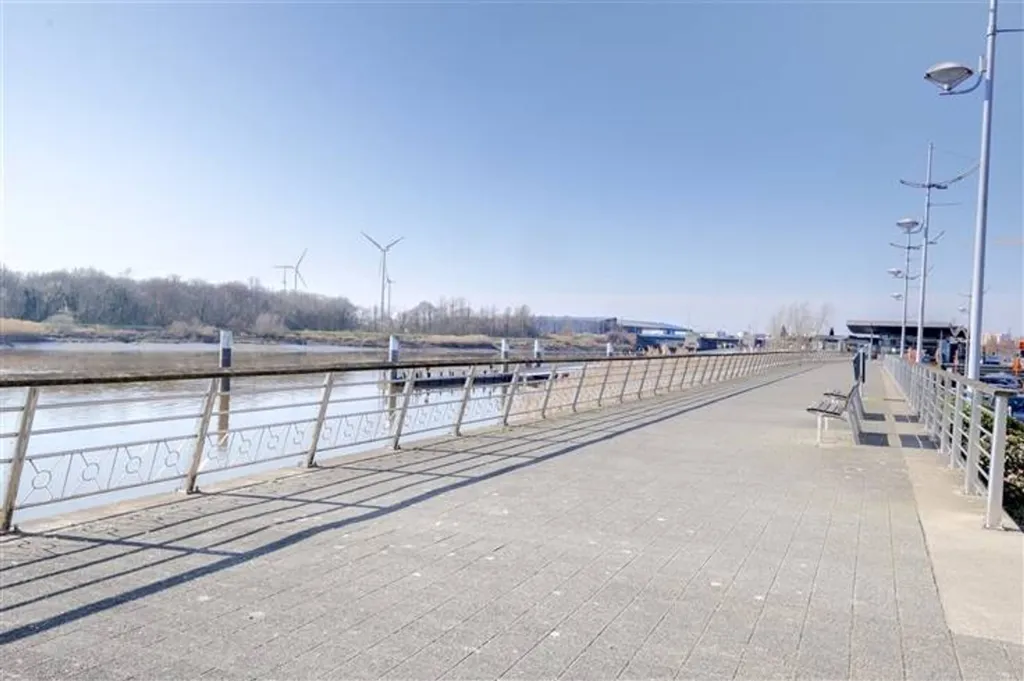 Energy-Efficient Apartment with River View in Boom