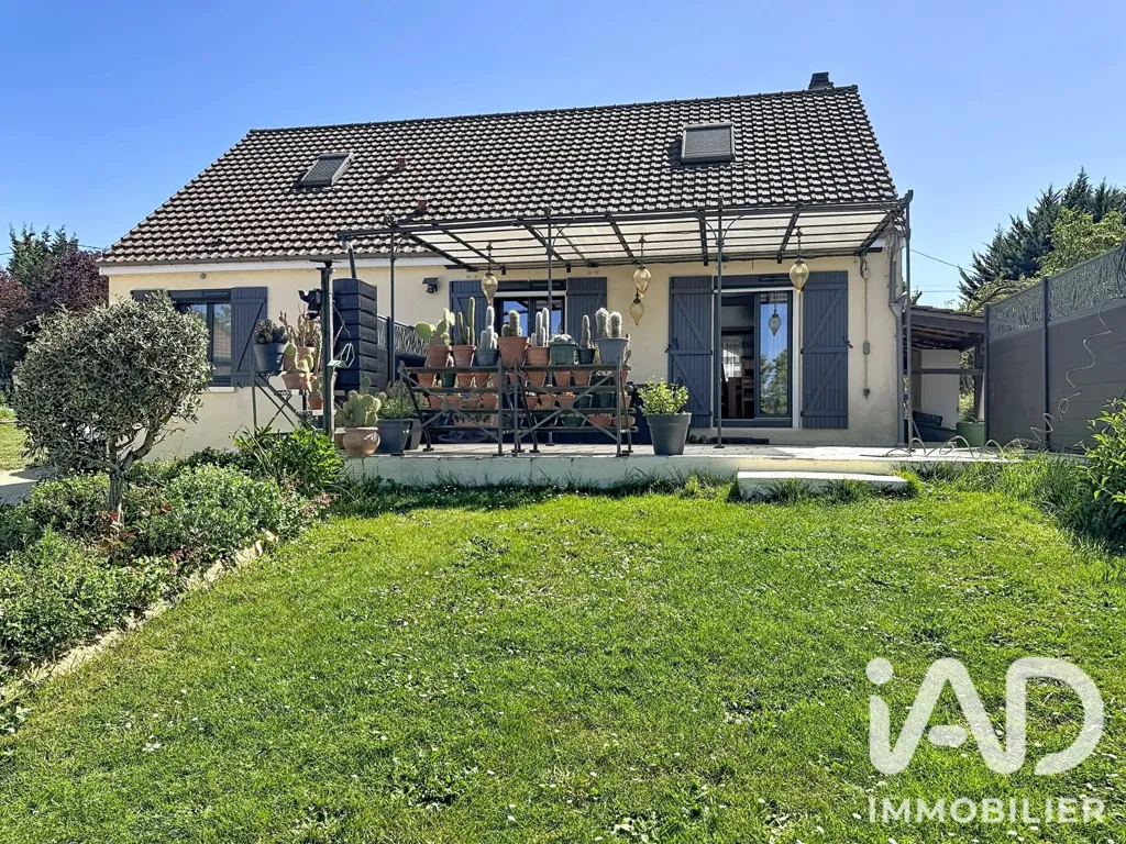 Aed - Traditional House with Garden in Itteville