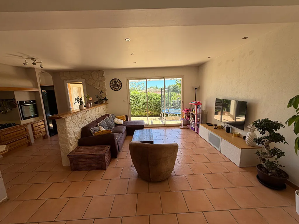 Living Room - House with Studio and Garden View in St Maximin