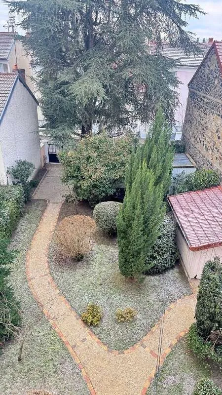 Vue aérienne - Maison de Charme avec Jardin à Vichy
