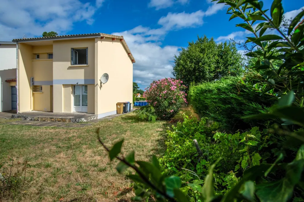 Aed - Three-Bedroom House with Garden in La Teste-de-Buch