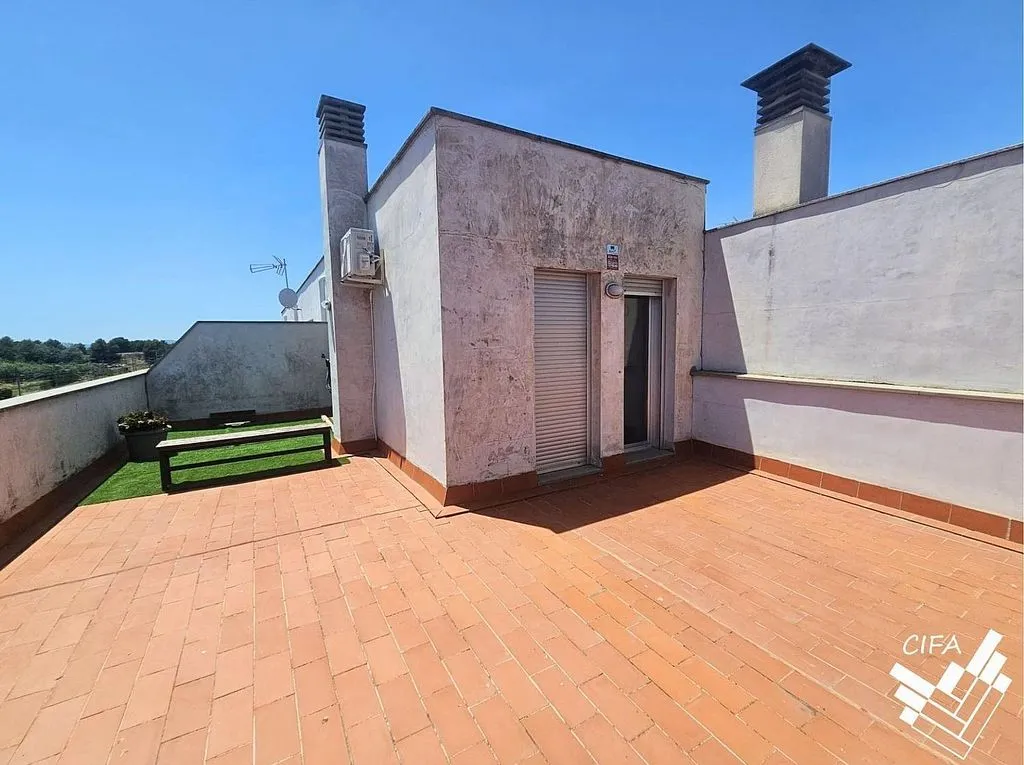 Terrasse - Duplex with Terrace and Balcony in Ulldecona