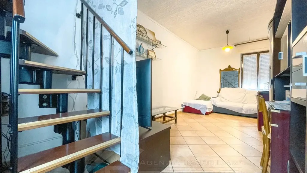 Living Room - Semi-detached House with Garden in Momo
