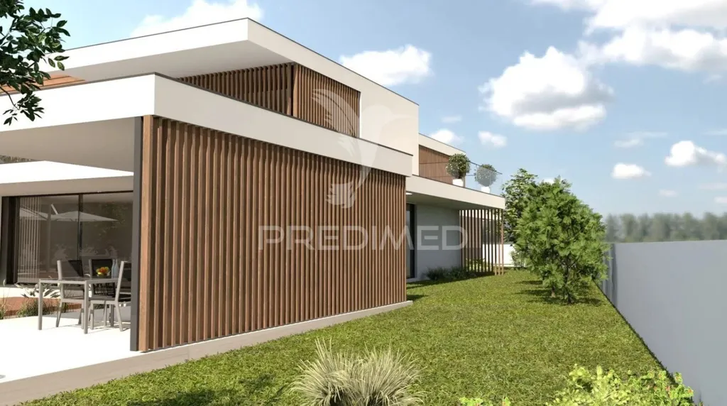 Urban Plot with Golf View in Santo Estevão