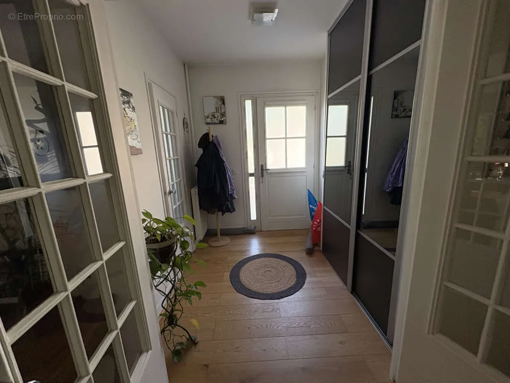 hallway_entrance
