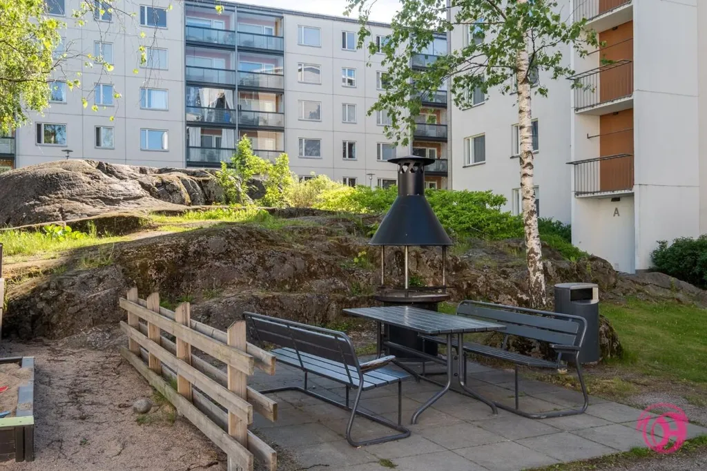 Jardin - Modernised Apartment with Balcony in Martinlaakso