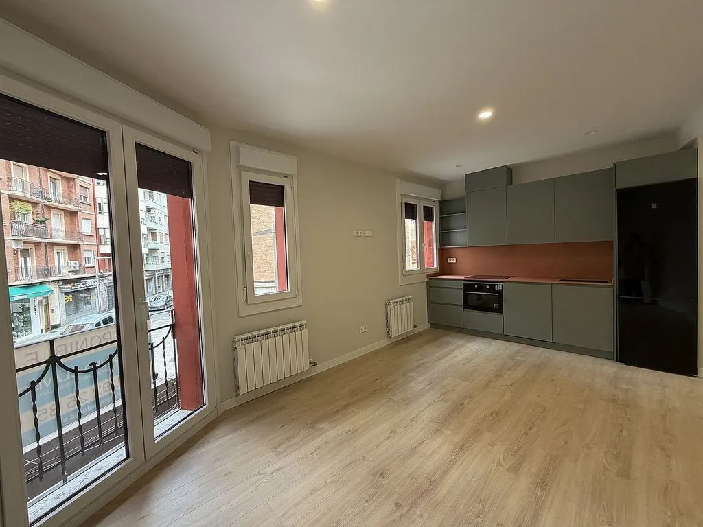 Cucina - Modernised Apartment with Balcony in Logroño