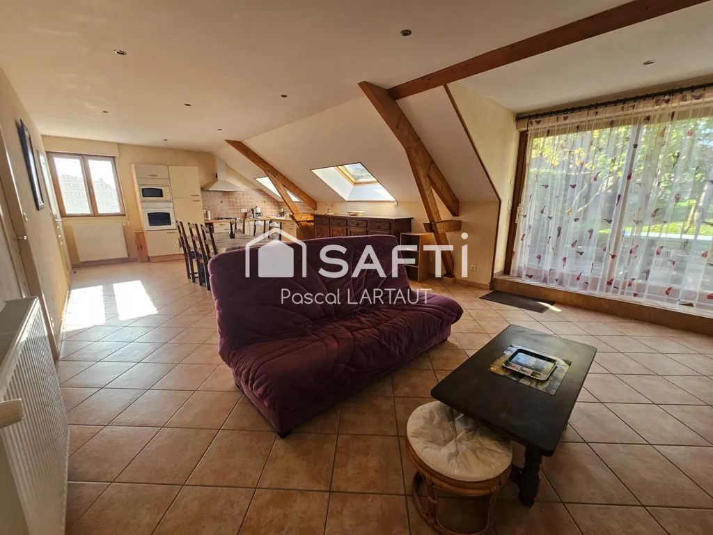 Séjour - Maison avec Maison Secondaire à Plasne