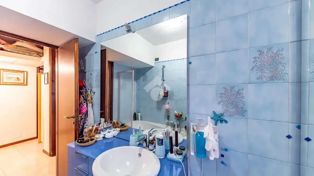 Vannitoad - 3-Bedroom Apartment with Balcony in Lainate