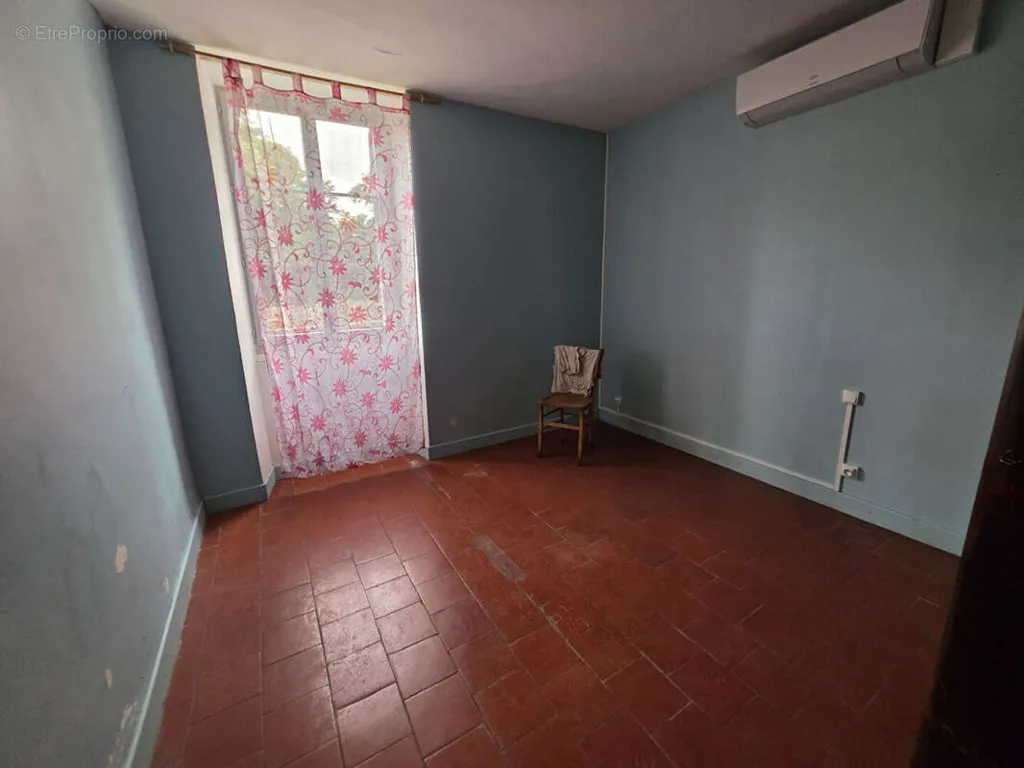 Rooms - House with Garden in Concremiers