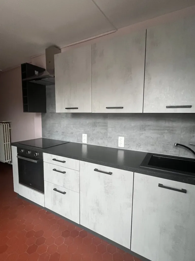 Cuisine - Appartement Rénové avec Deux Chambres à Péruwelz
