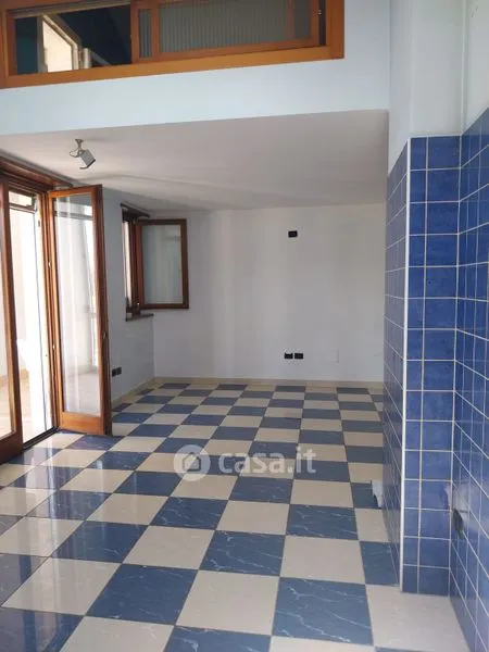 Stanze - Appartamento con terrazzo e vista a Potenza