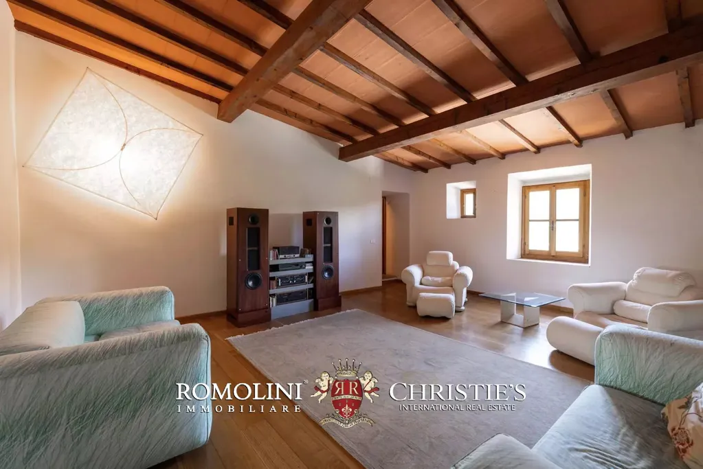 Elutuba - Rustic Farmhouse with Panoramic Views in Chianti