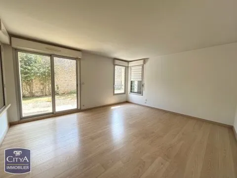 Stanze - 3-Bedroom Apartment with Garden in Bourges