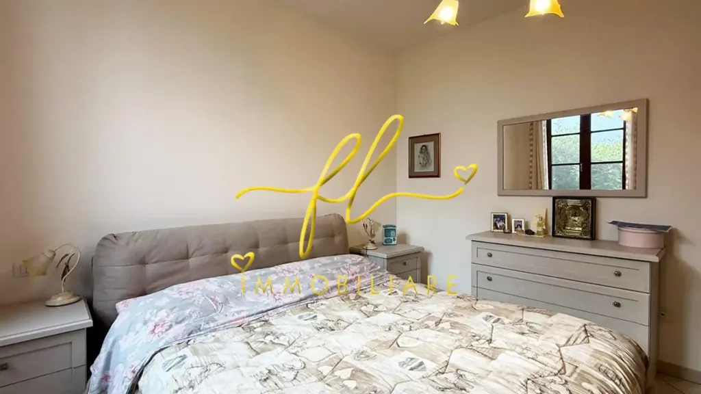 Camere da letto - Quadrilocale with Garden in Cecina