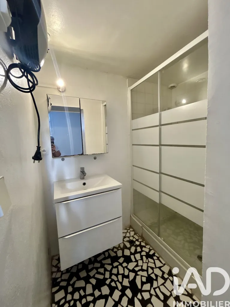 Salles de bain - Maison de Caractère avec Cours à Montblanc