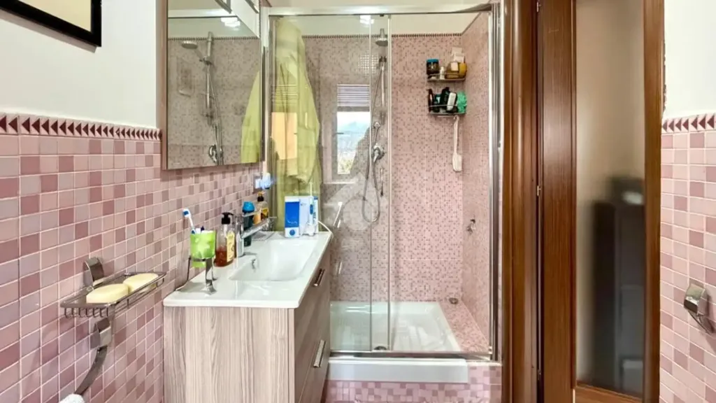 Vannitoad - Ristruttured Apartment with Balcony in Rende
