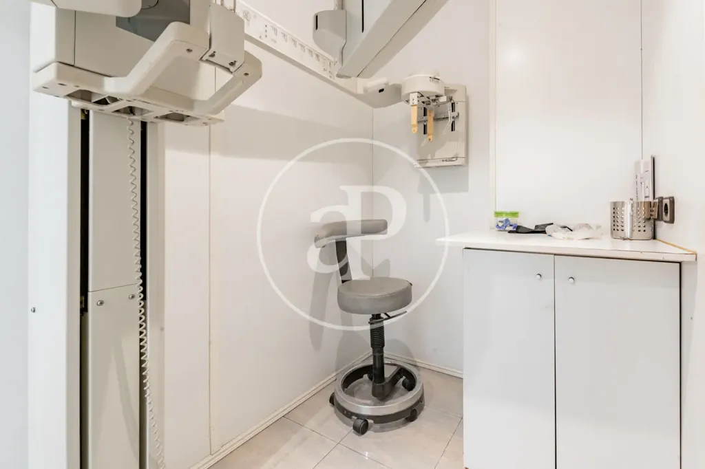 Office - 3-Bedroom Apartment near Retiro Park, Madrid