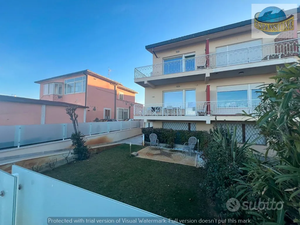 Aed - Seafront Semi-Detached Villa in Francavilla al Mare