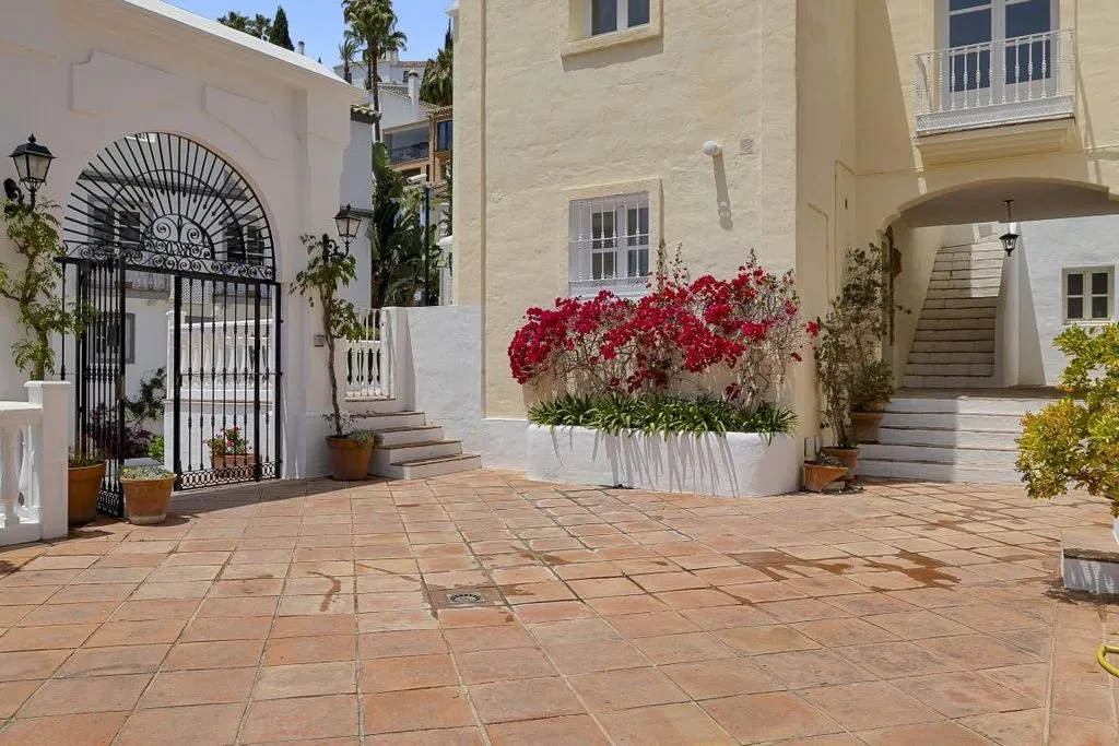 Garden - Newly Built Villa with Mountain Views in Benahavís