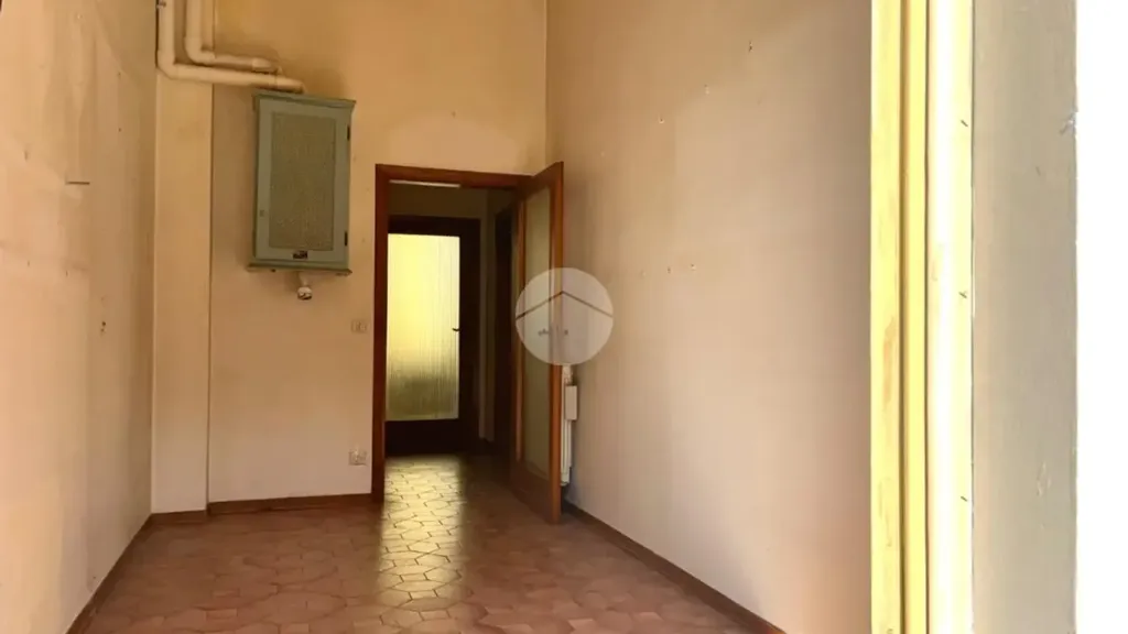 Entrée - 5-Room Apartment with Balcony in Florence