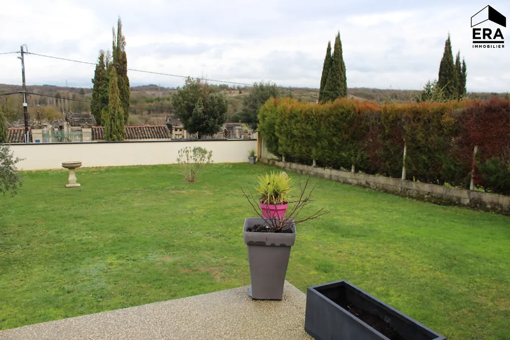 Garden - Detached House with Pool in La Couronne