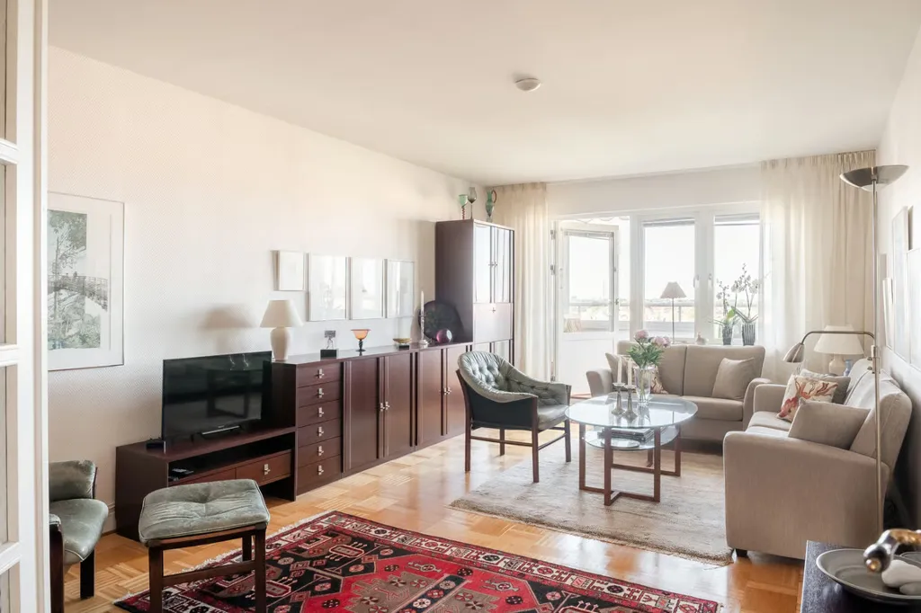 Soggiorno - Three-Room Apartment with Glass Balcony in Malmö