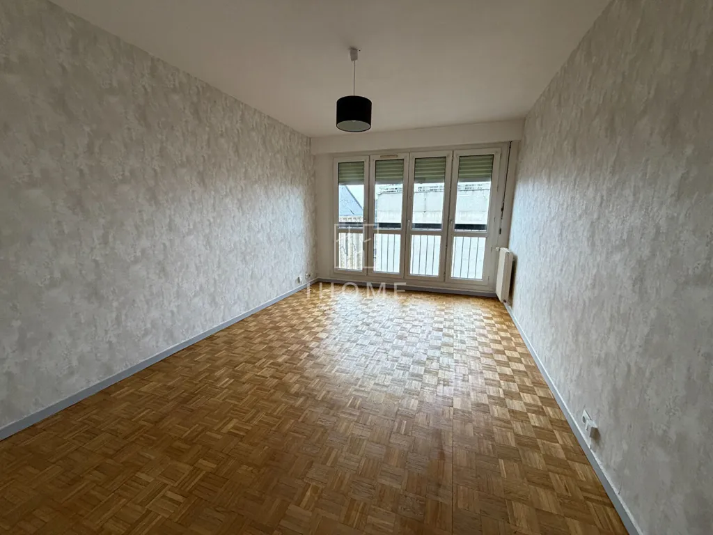 Rooms - Bright 2-Bed Apartment in Le Mans Centre
